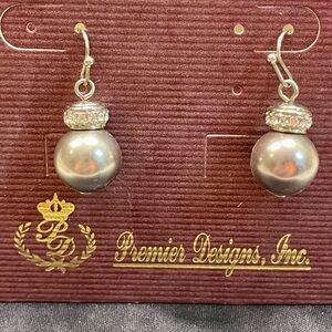 Classic Stunning Earrings.  Brand New!!!  Great for holidays or gifting!